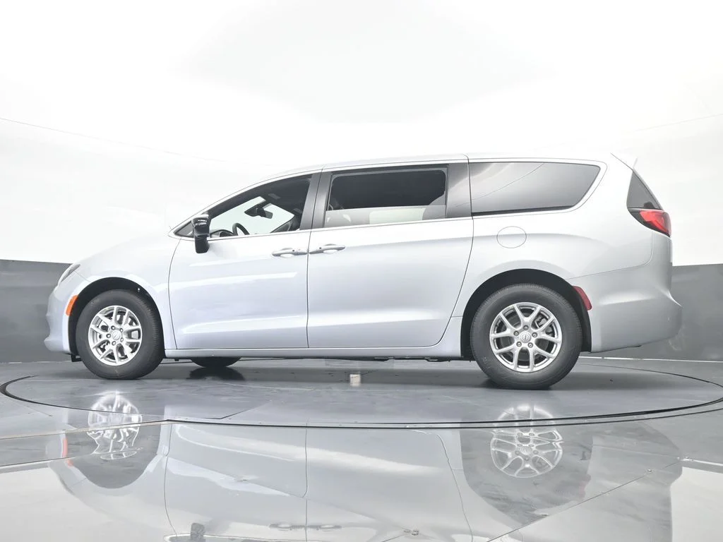 2026 Chrysler Voyager LX - Photo 54