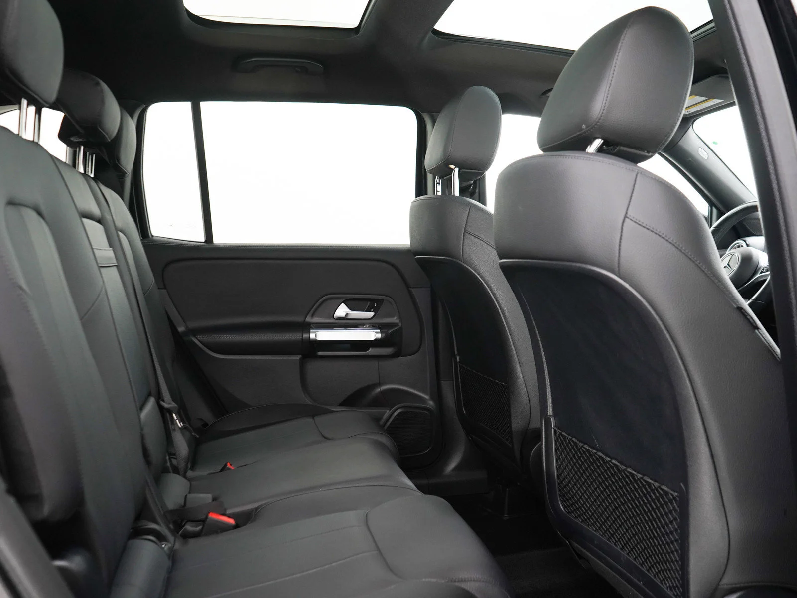 Used 2025 Black Mercedes-Benz GLB 250 image 12