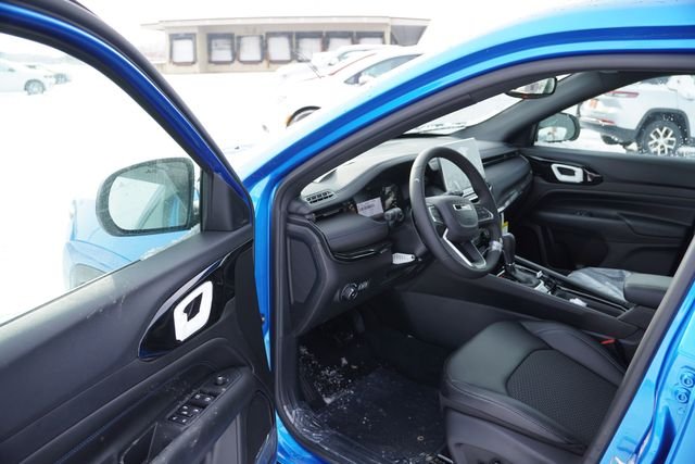 New 2026 Hydro Blue Pearl-Coat Exterior Paint Jeep Altitude image 10