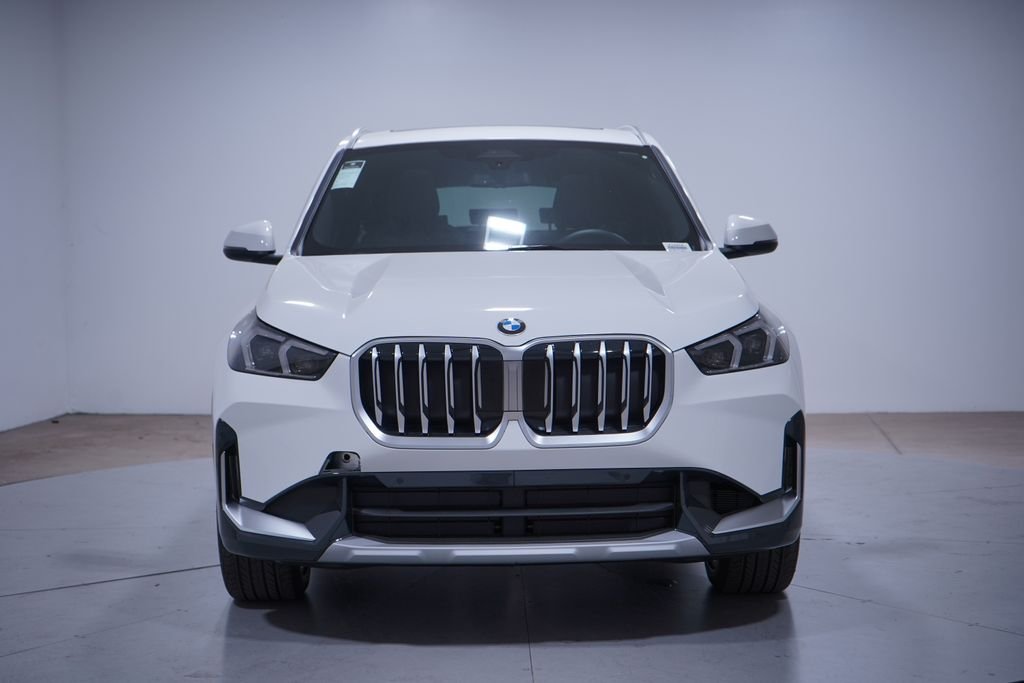Used 2026 Alpine White BMW xDrive28i image 3
