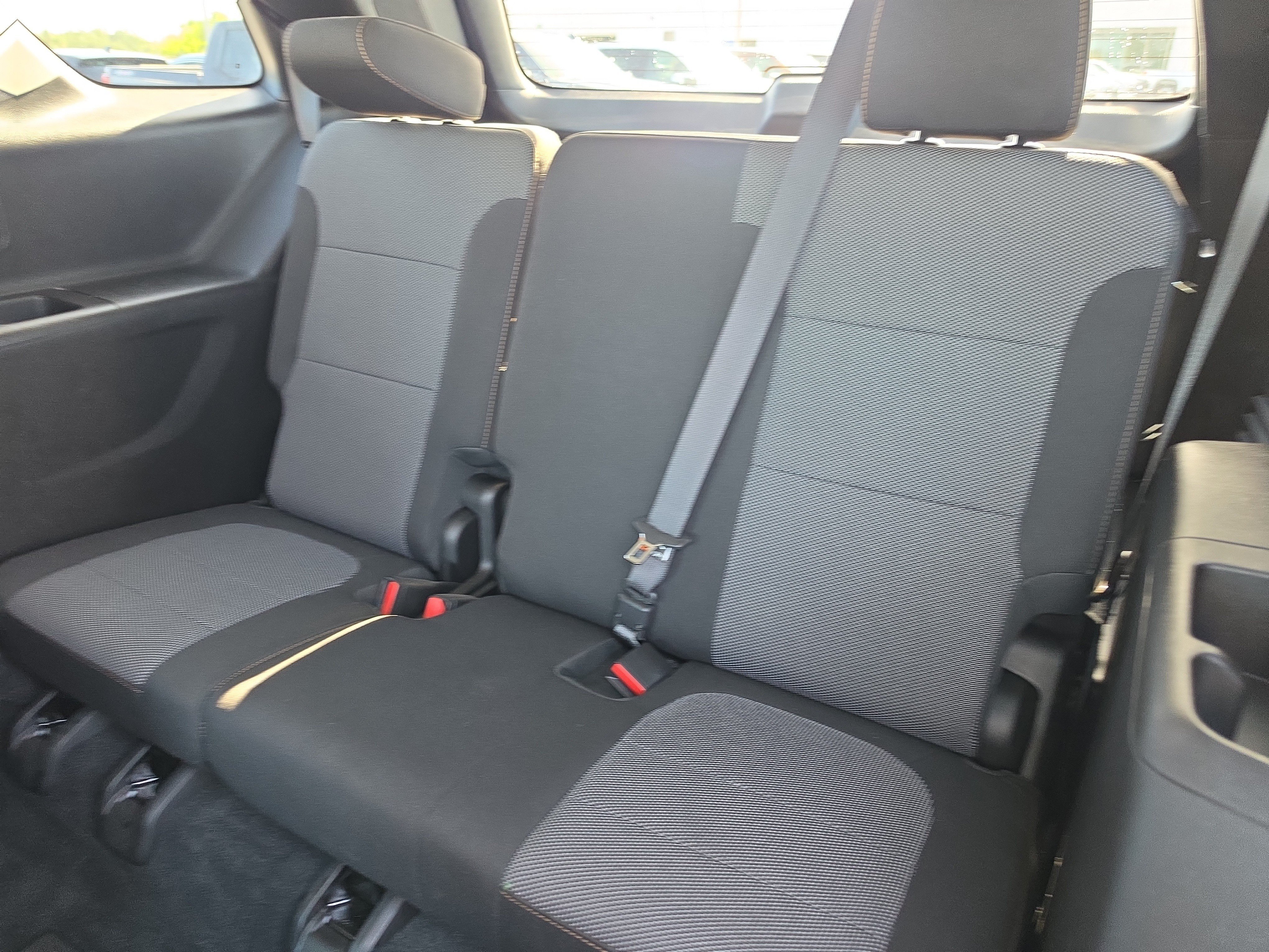 Certified Used 2018 IRIDESCENT PEARL TRICOAT Chevrolet LT Cloth image 16