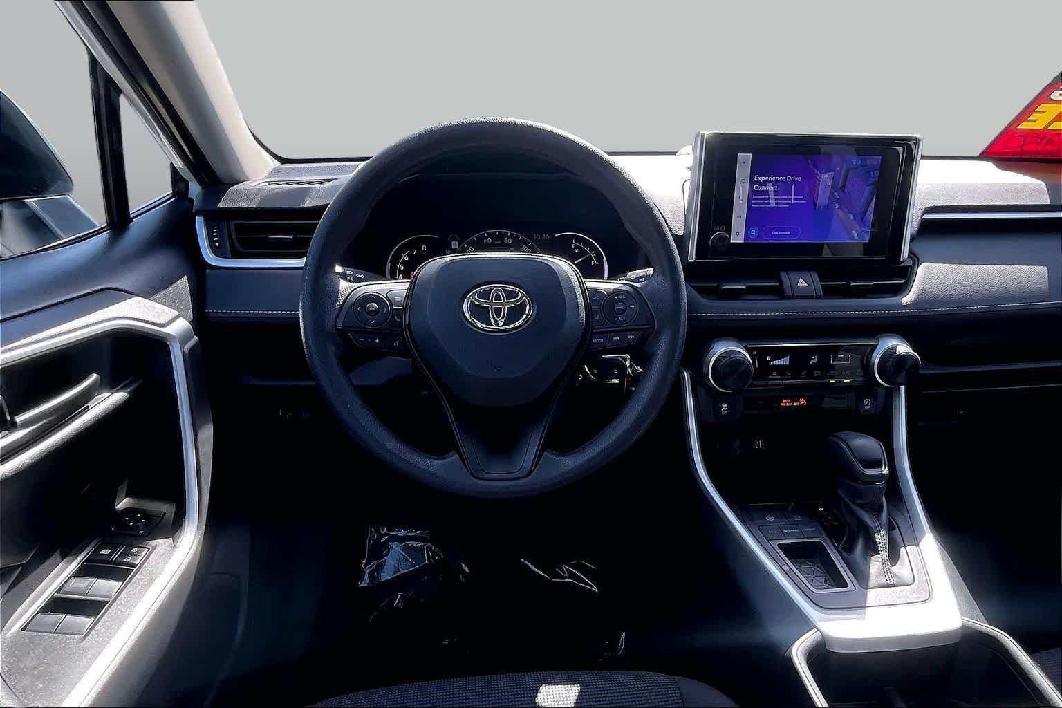Used 2025 Ice Cap Toyota LE image 6