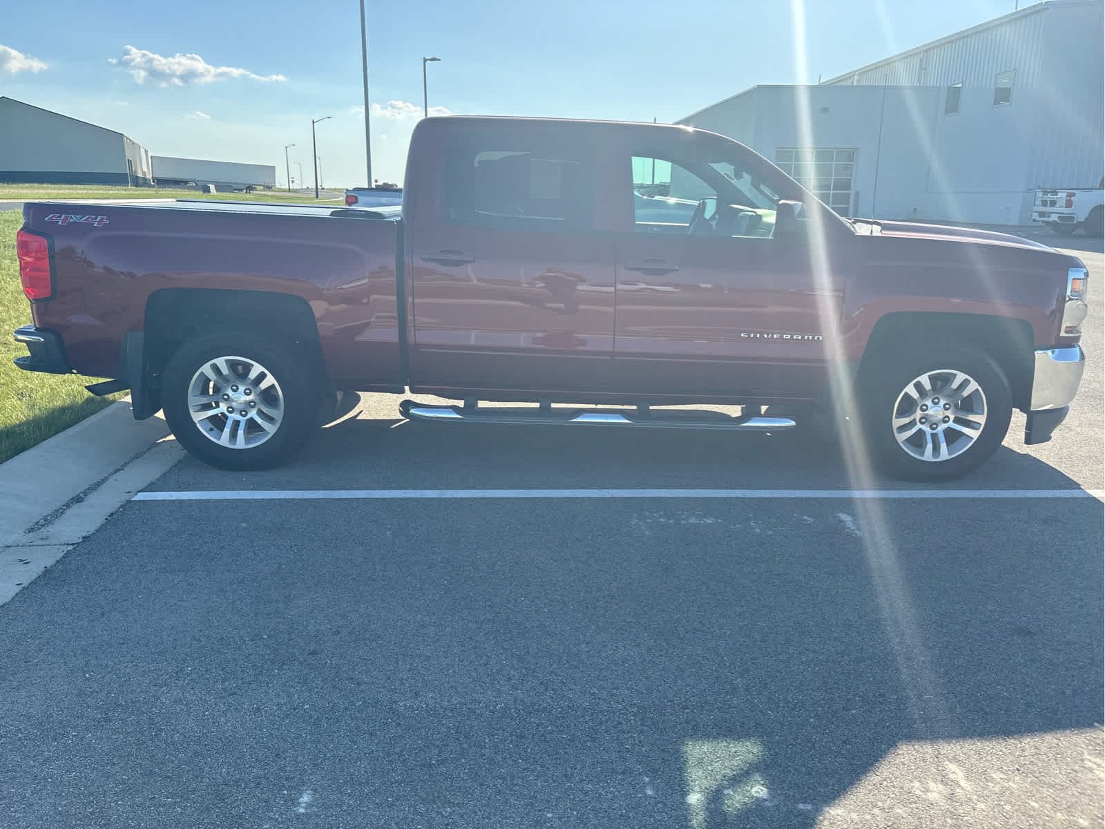 Used 2017 Chevrolet Silverado 1500 LT with VIN 3GCUKREC9HG272038 for sale in Spring Valley, Minnesota