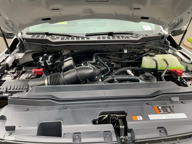 2025 Ford F-350 Super Duty Chassis Cab XLT - Photo 18