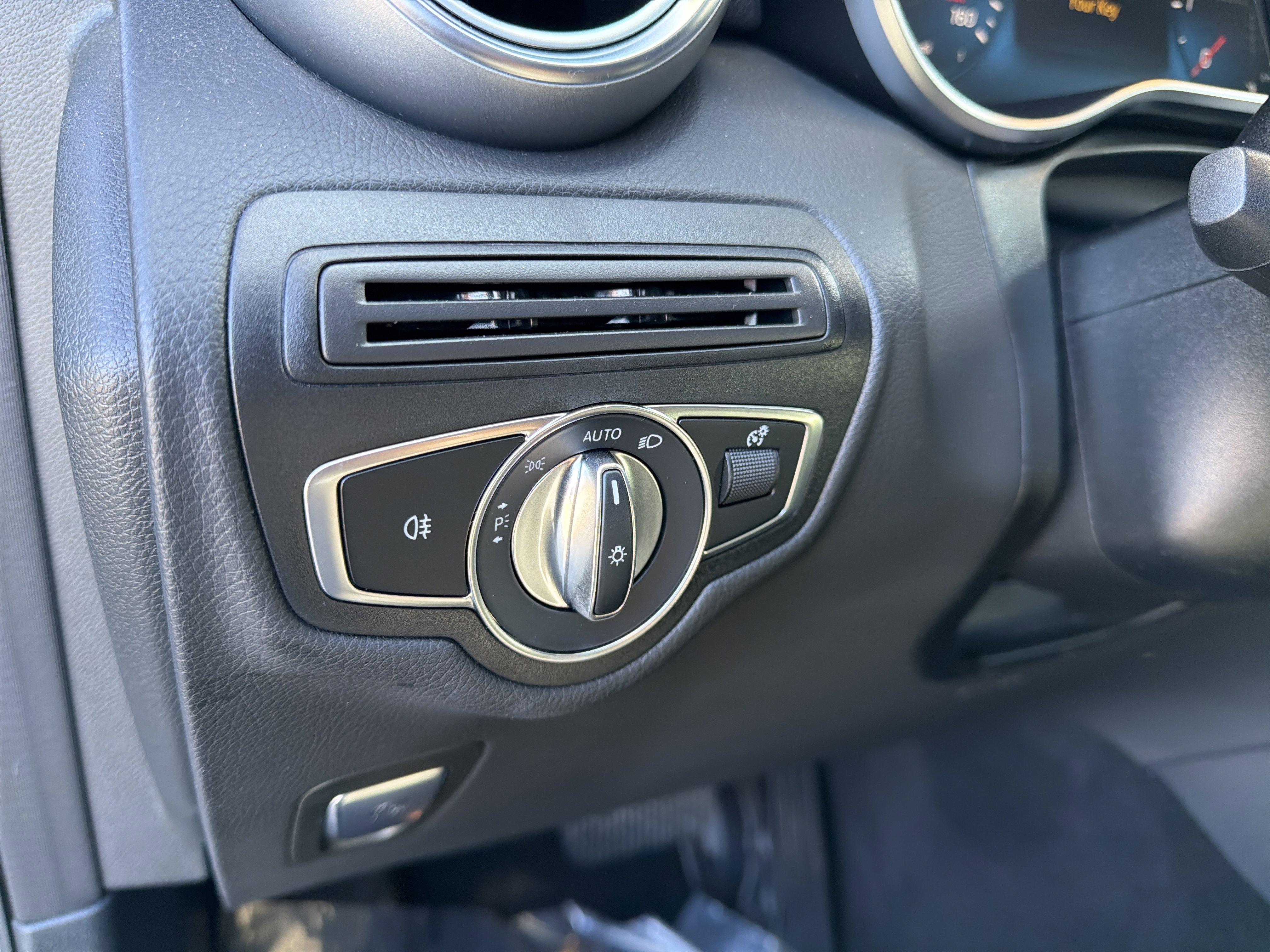 Used 2022 Selenite Grey Metallic Mercedes-Benz 300 image 15