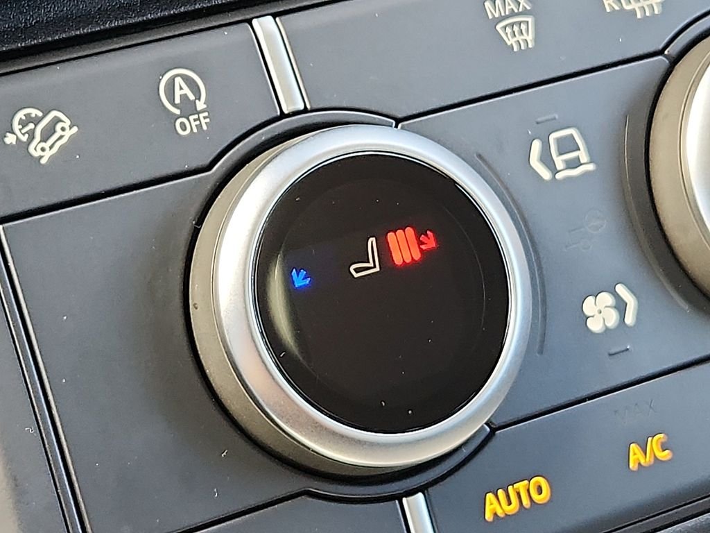 2025 Land Rover Defender S - Photo 25