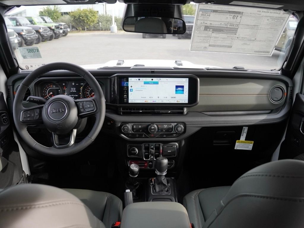 New 2026 Bright White Clear-Coat Exterior Paint Jeep Mojave image 23