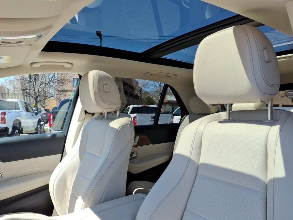 Used 2022 Blue Mercedes-Benz GLE 350 image 23
