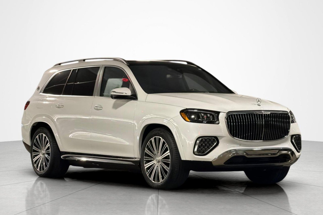 New 2026 MANUFAKTUR Moonlight White Metallic Mercedes-Benz Maybach GLS 600 4MATIC® SUV image 7