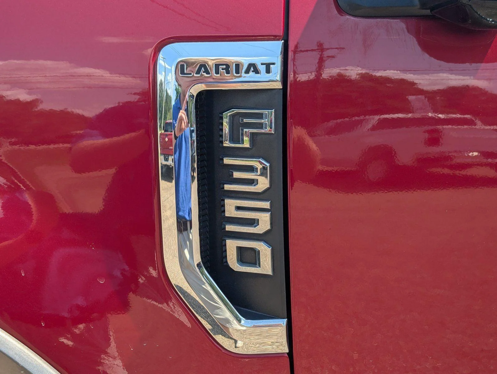Used 2019 Ruby Red Metallic Tinted Clearcoat/Stone Gray Ford Lariat image 13