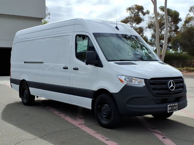 New 2026 White Mercedes-Benz Cargo 170 WB image 18