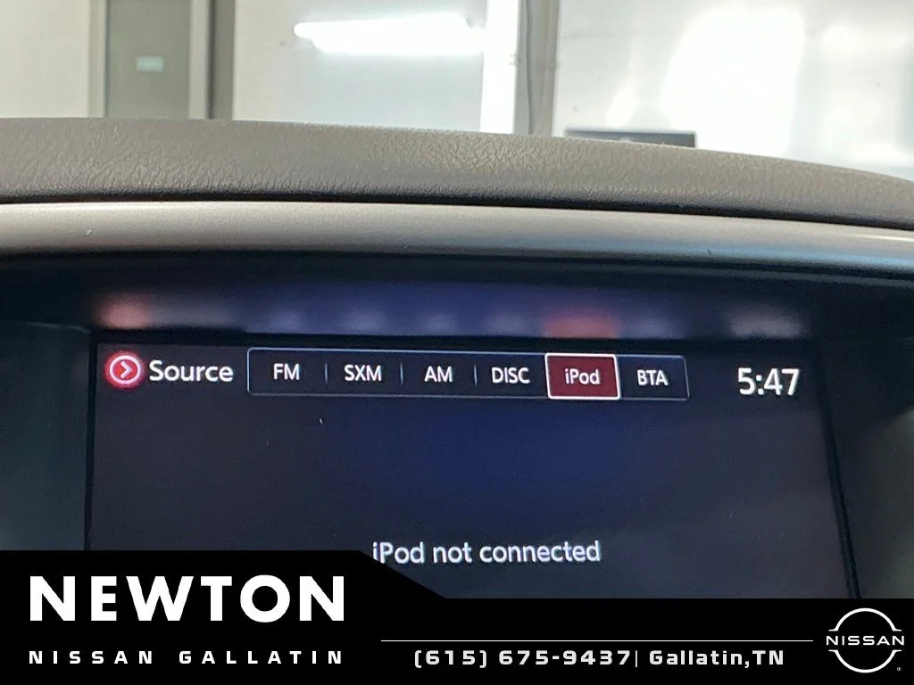 Used 2019 Pearl White Nissan Platinum image 33