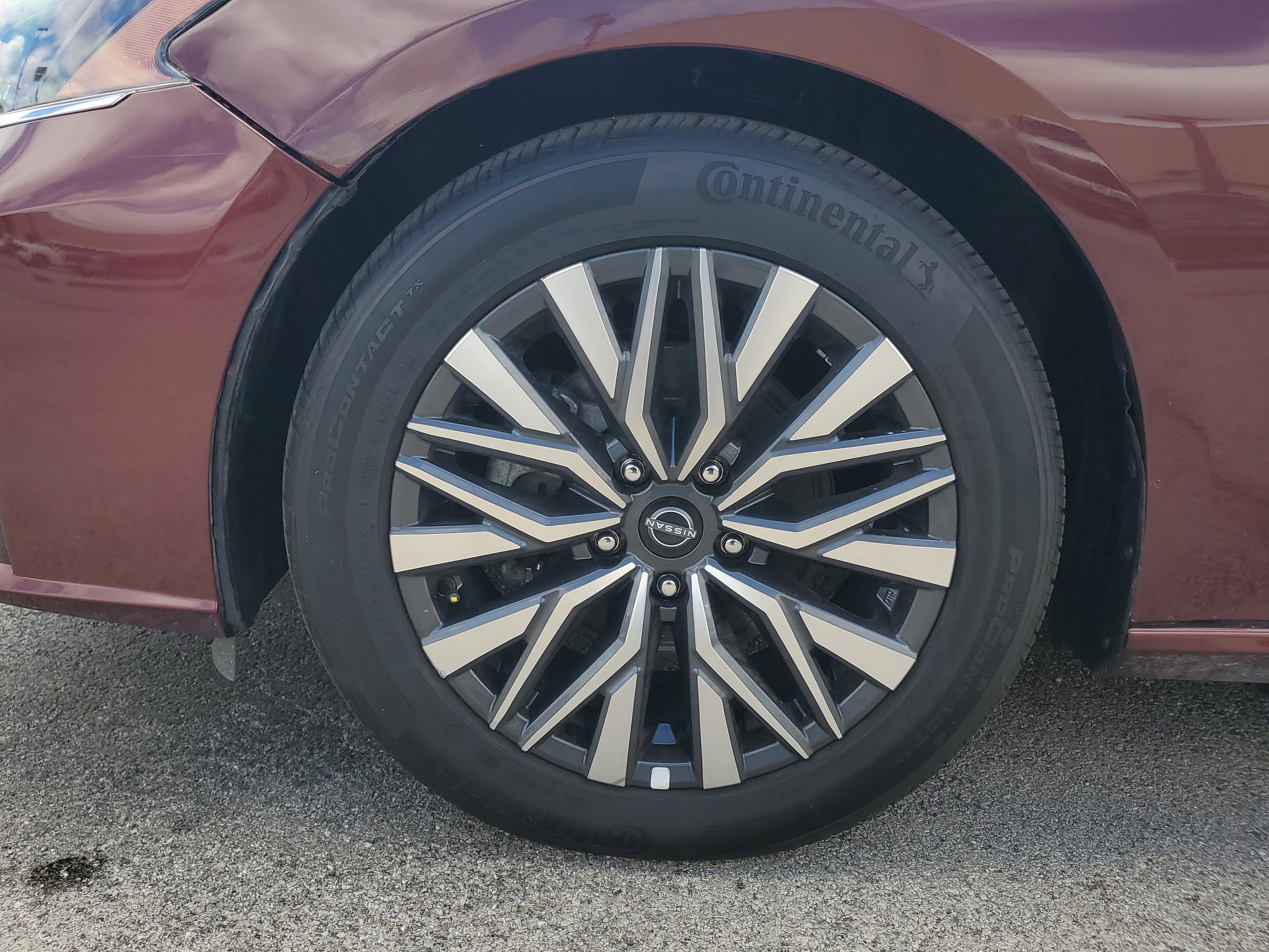 Used 2025 Garnet Pearl Metallic Nissan SV image 6