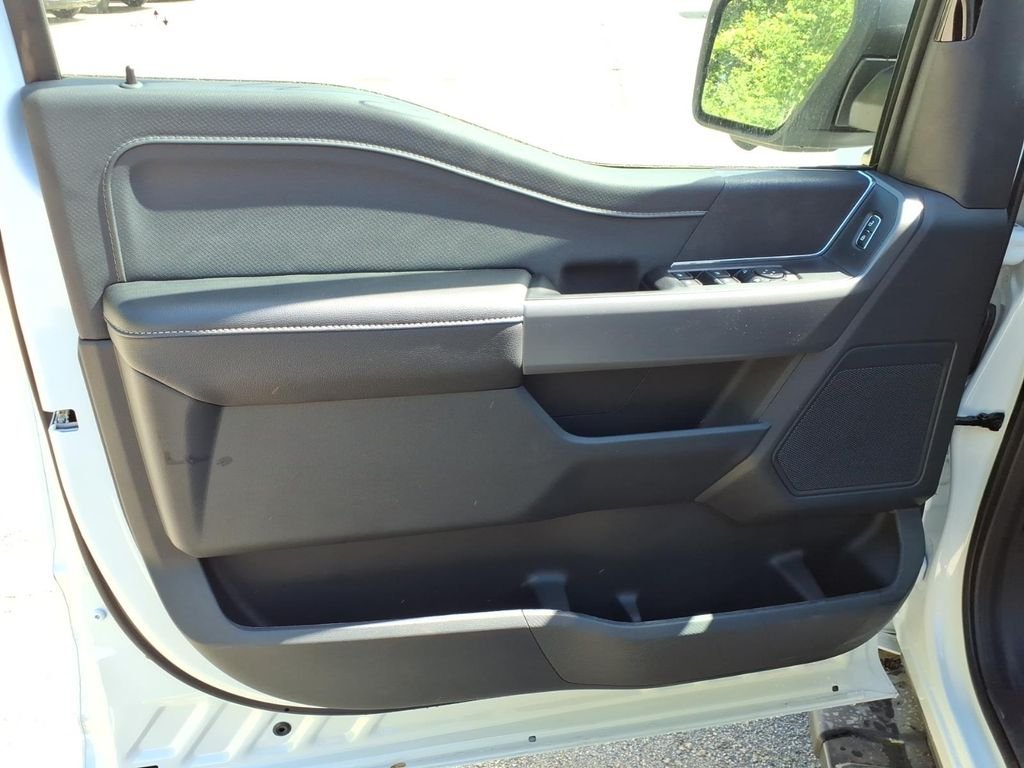 New 2026 Oxford White Ford XLT image 18