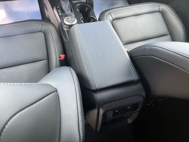 New 2025 Azure Gray Metallic Tri-Coat Ford Outer Banks® image 22
