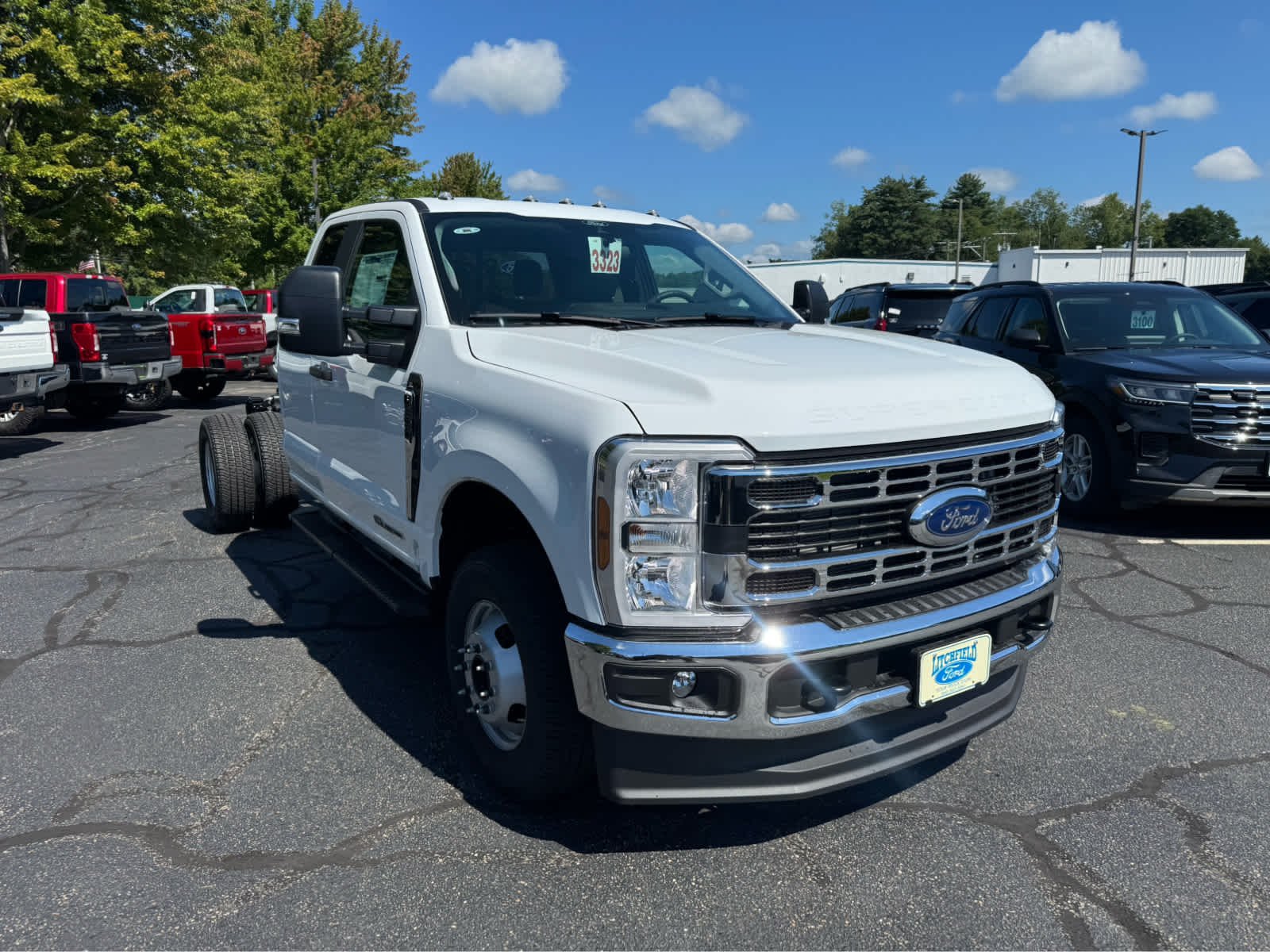 New 2026 Oxford White Ford XL image 7
