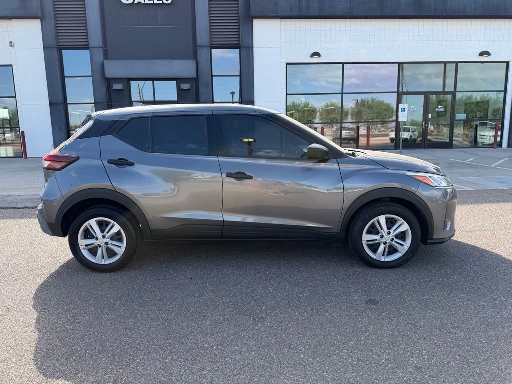 Used 2024 Gray Nissan S image 3