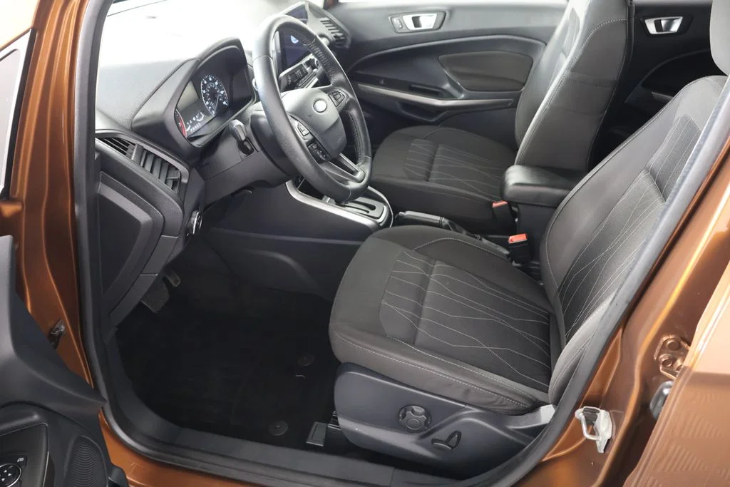 Used 2019 Orange Ford SE image 20