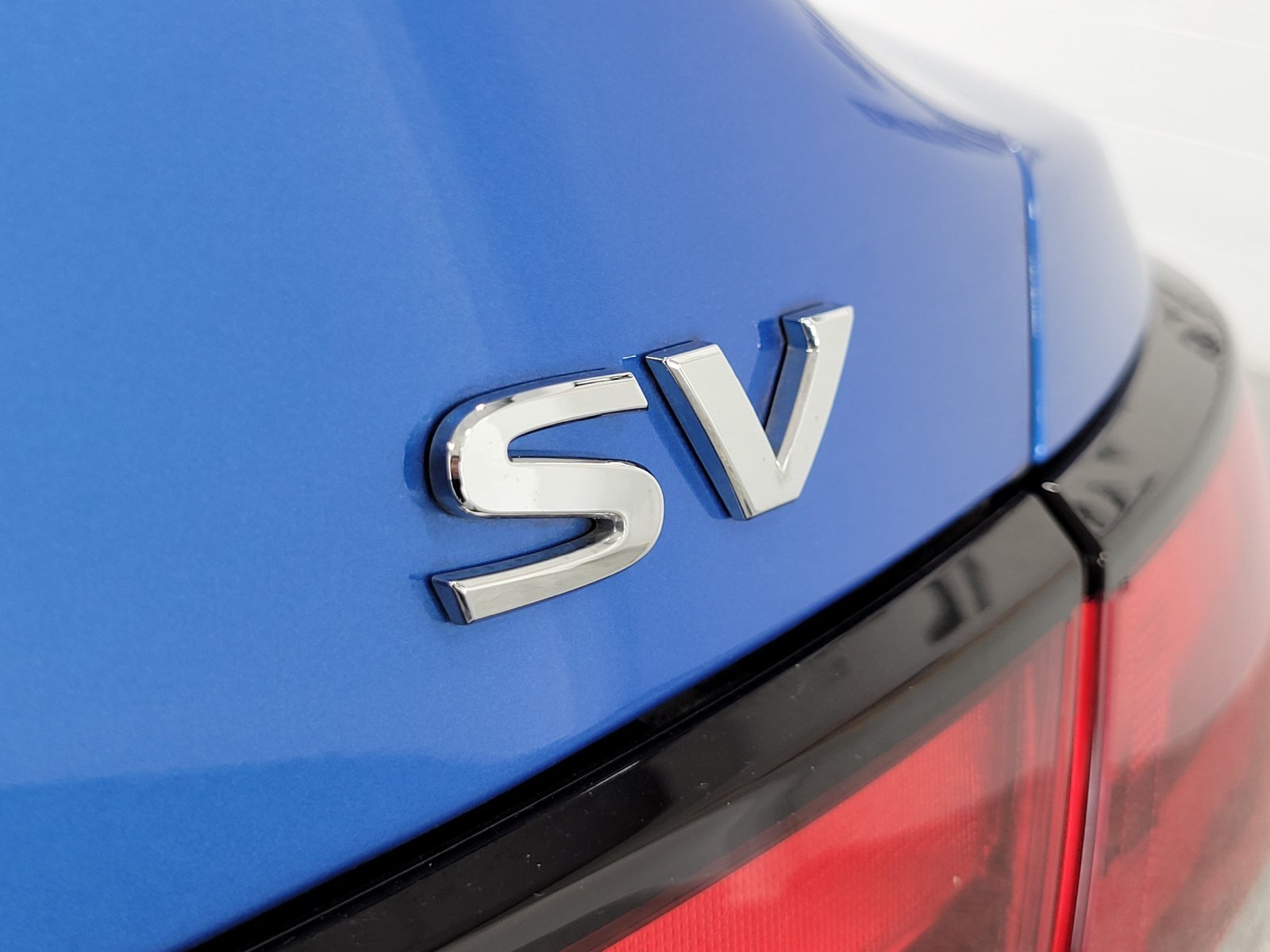 Used 2022 Blue Nissan SV image 31