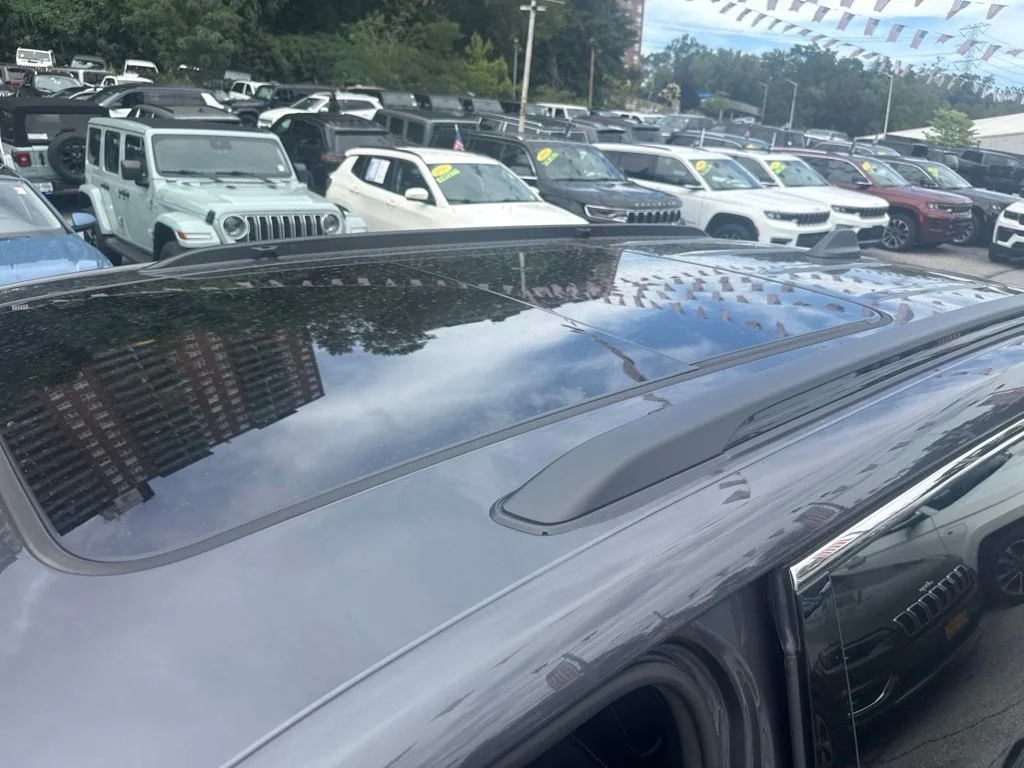 Used 2025 Gray Jeep Limited image 6