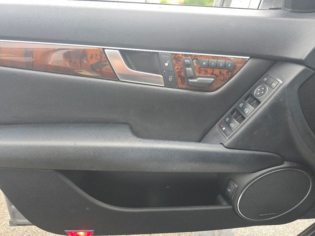 Used 2013  Mercedes-Benz C 300 image 23