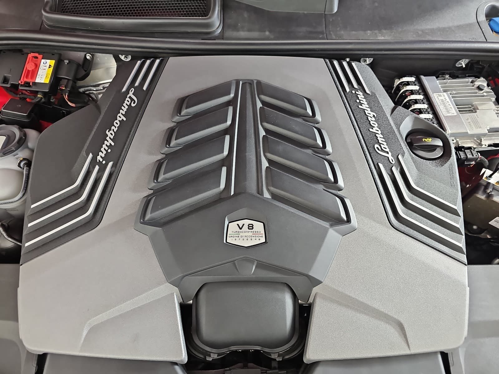 2020 Lamborghini Urus Base - Photo 33