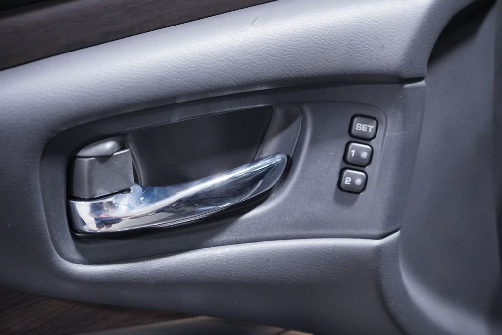 Used 2022 Almond Pearl Nissan Platinum image 18