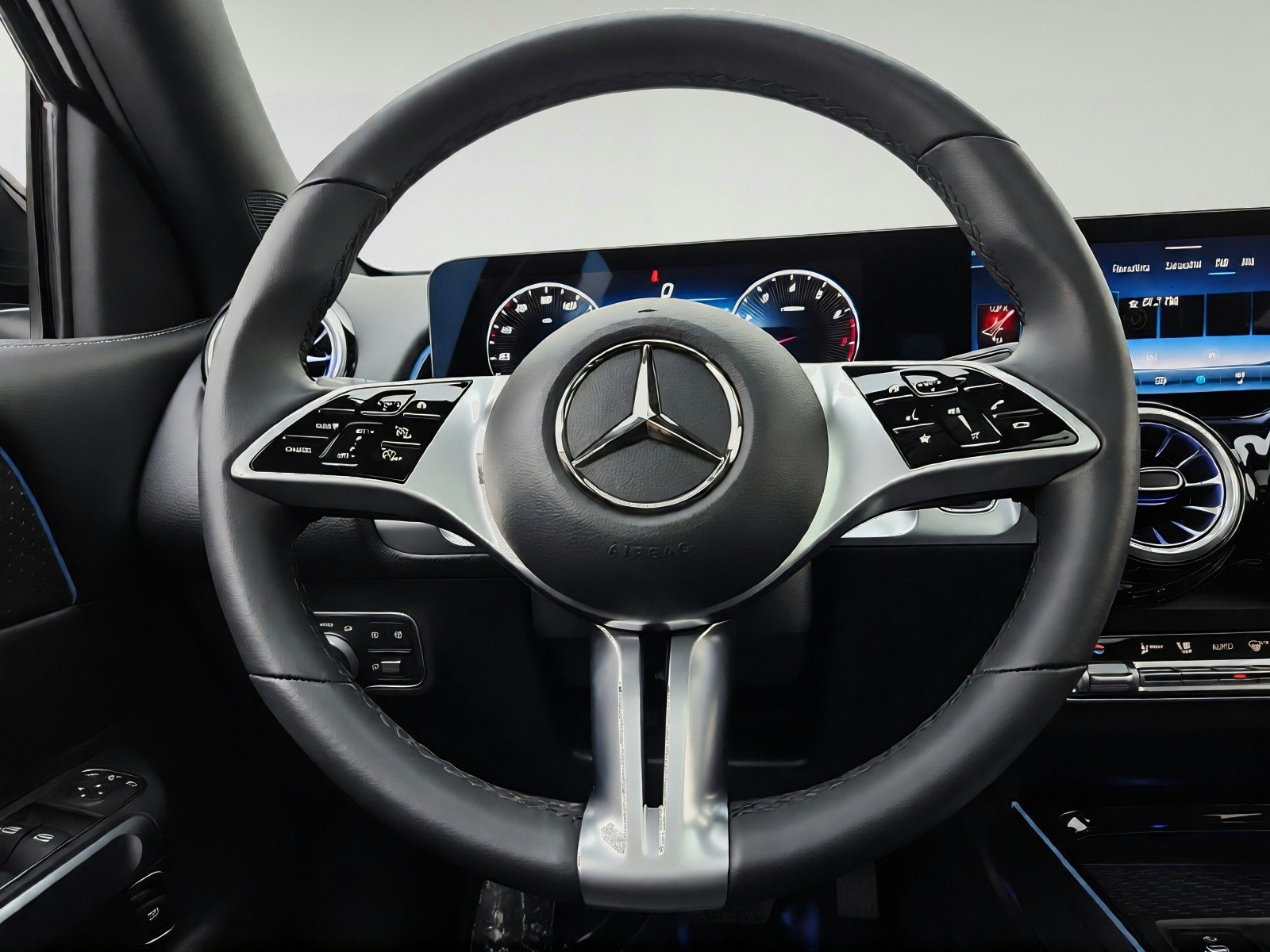 Certified Used 2026 Night Black Mercedes-Benz GLB 250 image 32