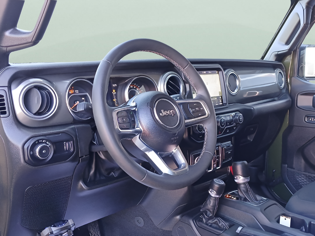 Used 2023 Green Jeep Sahara image 13