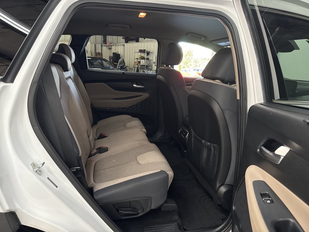 2022 Hyundai Santa Fe SEL - Photo 17