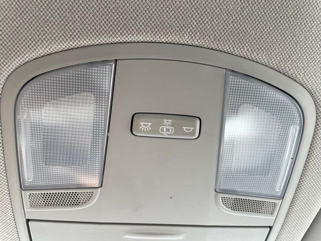 Used 2020 Phantom Black Hyundai SE image 32