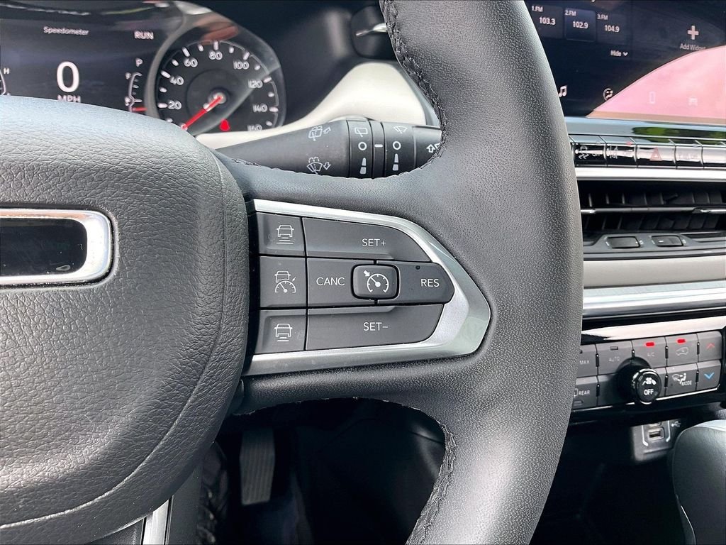 Used 2024 Hydro Blue Pearlcoat Jeep Limited image 22