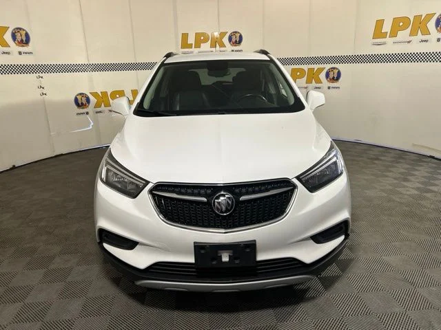 Used 2020 Summit White Buick Preferred image 9