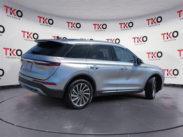 Used 2023 Silver Radiance Lincoln Reserve image 4