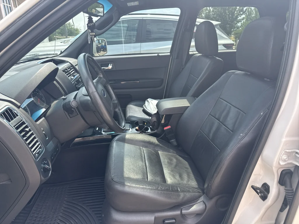 Used 2010 White Suede Ford Limited image 7