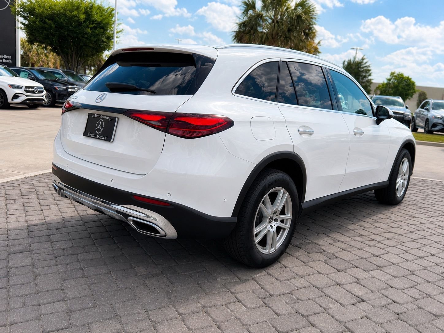 Certified Used 2025 MANUFAKTUR Moonlight White Metallic Mercedes-Benz GLC 300 image 9