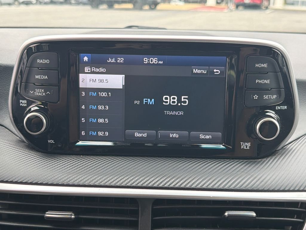 Used 2019 Silver Hyundai SE image 28