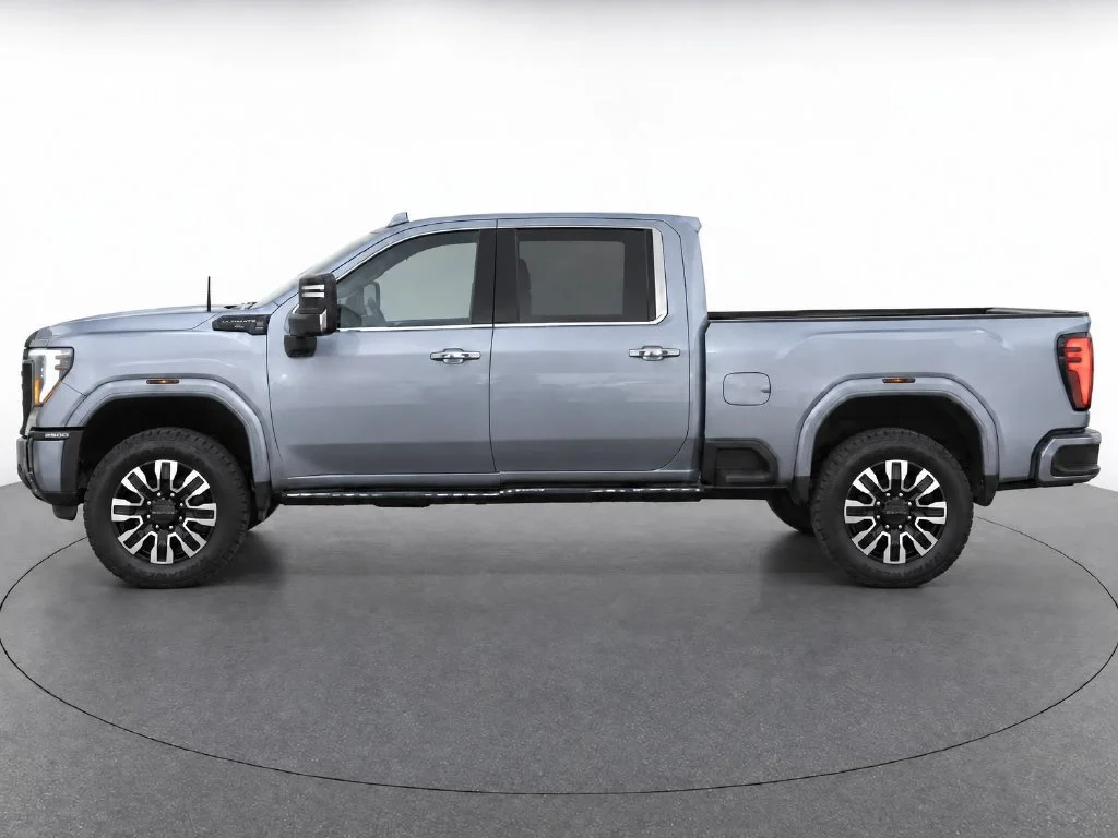 Used 2025 Silver GMC Denali Ultimate image 7