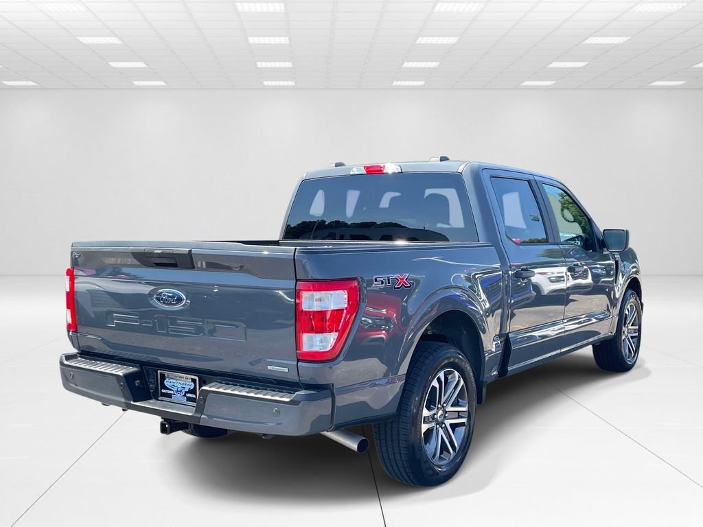 Used 2021  Ford XL image 6