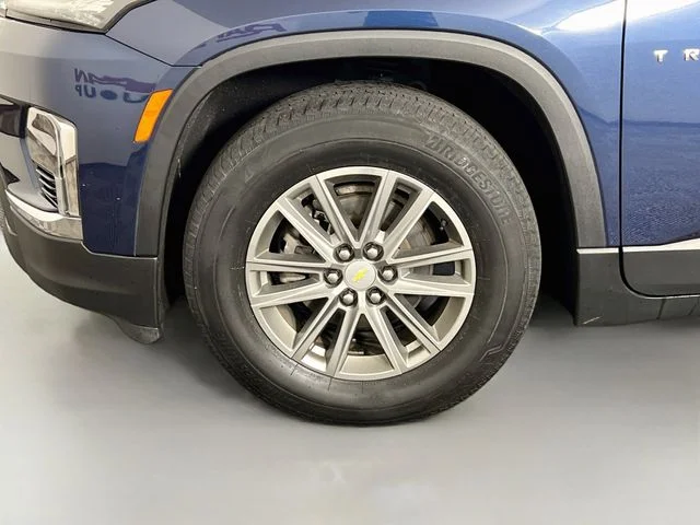 Used 2023 Blue Chevrolet 1LT image 27