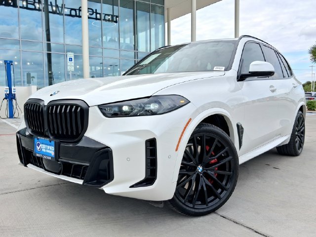 Used 2026 White BMW sDrive40i image 2