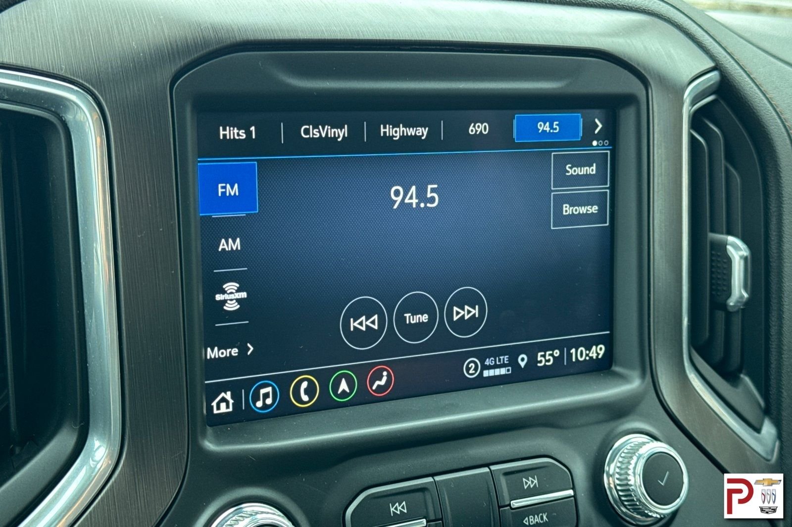 Used 2022 White GMC AT4 image 21