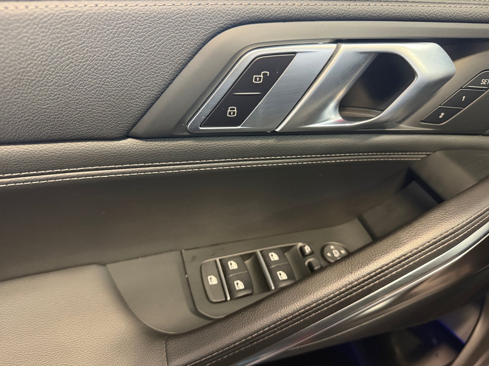 Used 2021 Jet Black BMW sDrive40i image 17