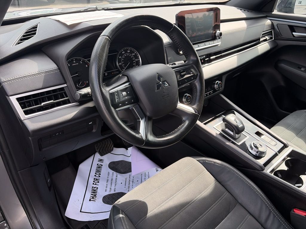 Used 2022  Mitsubishi Black Edition image 11