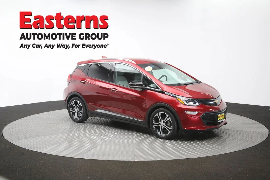 Used 2018 Red Chevrolet Premier image 50