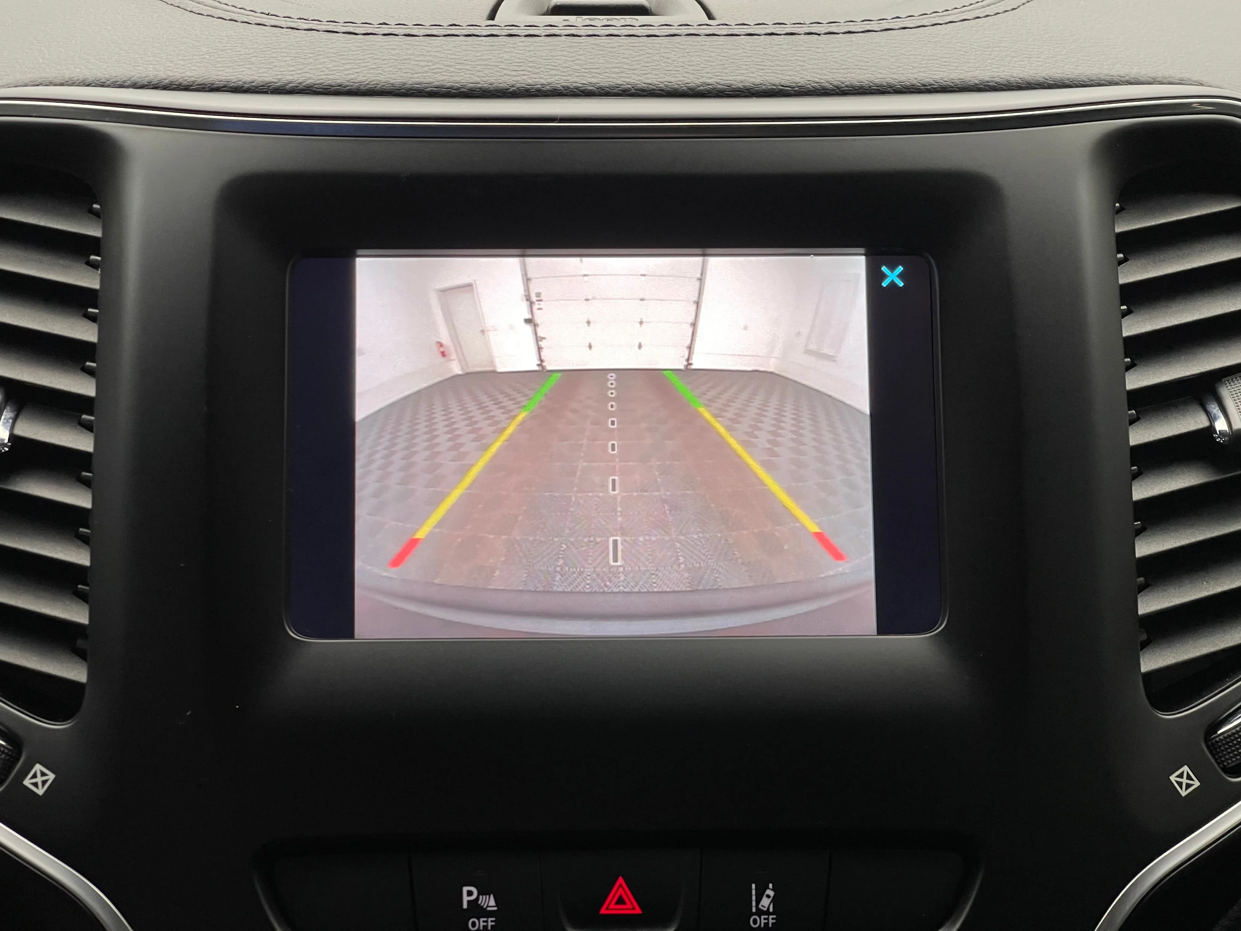 Used 2021 Velvet Red Pearlcoat Jeep Latitude Plus image 4