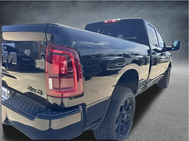 New 2027 Diamond Black Crystal Pearl-Coat Exterior Paint RAM Laramie image 23