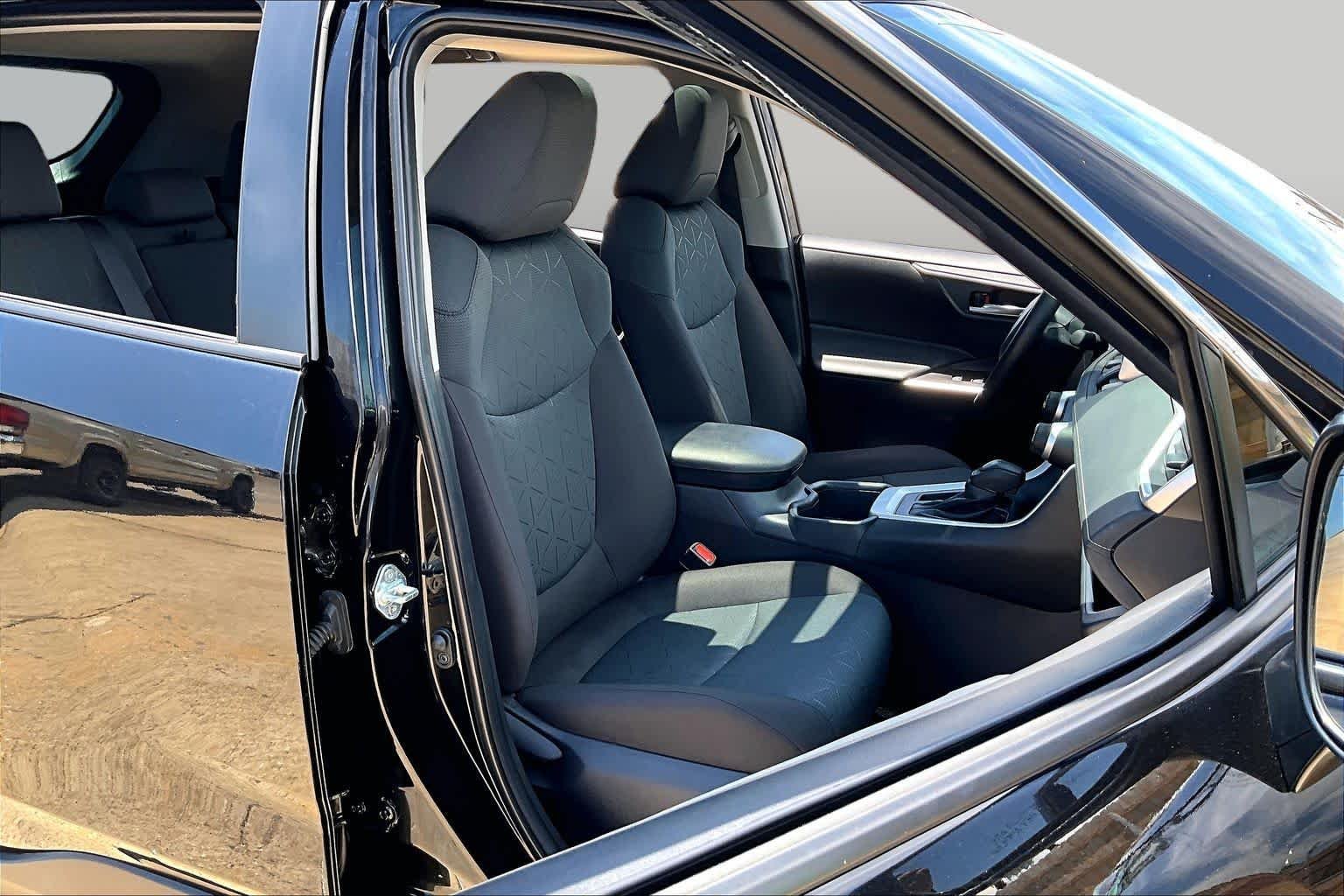 Used 2025 Midnight Black Metallic Toyota XLE image 9