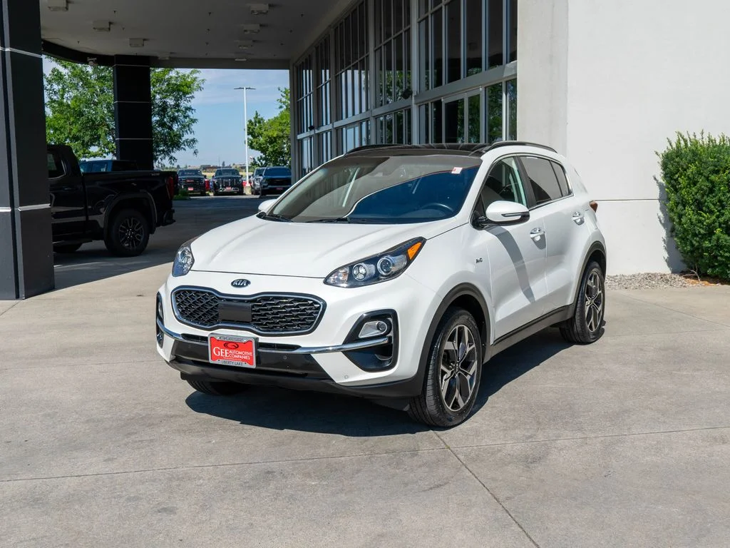 Used 2020 White Kia EX image 3