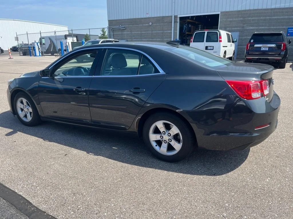 Used 2015 ASHEN GRAY METALLIC Chevrolet LS image 7